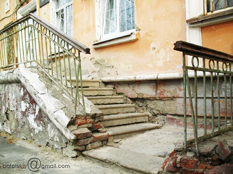 Аушвиц I: в «трудовой» части лагеря тоже уничтожали людей. Это стена смерти (блок № 11) - здесь производились массовые расстрелы