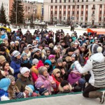 На дне рождения \"Вечерки\" пели солистки городского Дворца культуры, а десятки краснотурьинцев аплодировали им от всей души 