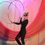 В качестве своих цирковых умений конкурсантка продемонстрировала мастерство владения обручем. Фото: Алеся Копылова, \"ВК\". 