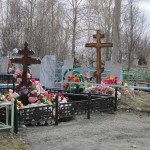 В Родительский день многие могилки привели в порядок. Фото: Алеся Копылова, \"ВК\"