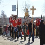 Прихожане прошли вышли на улицу Ленина... Фото: Дмитрий Латышев