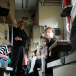 Поездом пользовались люди самых разных возрастов – много пожилых пассажиров и мам с детьми.