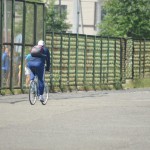 На празднике нашлось место и любителям покрутить педали велосипеда.  Фото: Александр Сударев, \"ВК\"