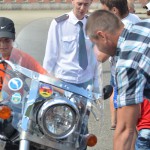 Стражи порядка также не остались в стороне от мотоциклов.  Фото: Александр Сударев, \"ВК\"