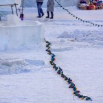 Скоро эти гирлянды зажгутся разными огоньками. Фото: Вадим аминов "ВК"