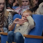  Матвей Ковалев, которому 1  год и 10 месяцев, почувствовал скуку спустя две минуты после начала встречи.  Фото: Александр Сударев, "ВК"