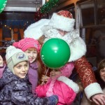 А сам день рождения Дед Мороз отметил вчера, 18 ноября. В трамвае. Фото: Вадим Аминов, "ВК"