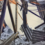 Жильцы считают чудом, что из-за рухнувшей крыши не пострадали люди. Фото: Вадим Аминов "Вечерний Краснотурьинск"