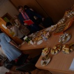 После прихода  делегации. все заперлись в кабинете Устинова. Для журналистов был организован небольшой стол. Бутерброды с колбасой и сыром были очень вкусны. Фото: Александр Сударев, «Вечерний Краснотурьинск»