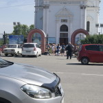 На праздник многие горожане приезжали на автомобилях – припарковаться возле храма вчера, 10 июля, было непросто