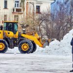 В этот же день на центральной городской площади шла "ликвидация" ледового городка