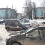 Парковка возле ГДК. Не протолкнуться. Фото: Александр Сударев, "Вечерний Краснотурьинск"