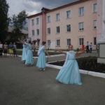 Юные танцовщицы открывали праздник.Фото: Юлия Лекомцева, "Вечерний Краснотурьинск" 
