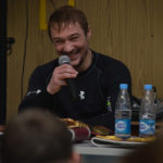 На "пресс-конференции" спортсмены много шутили. Фото: Александр Сударев, "Вечерний Краснотурьинск"