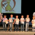 Награждение победителей. На фото краснотурьинец Ян Замбржинцкий среди детей (слева-направо) стоит четвертым. Фото предоставлено родителями
